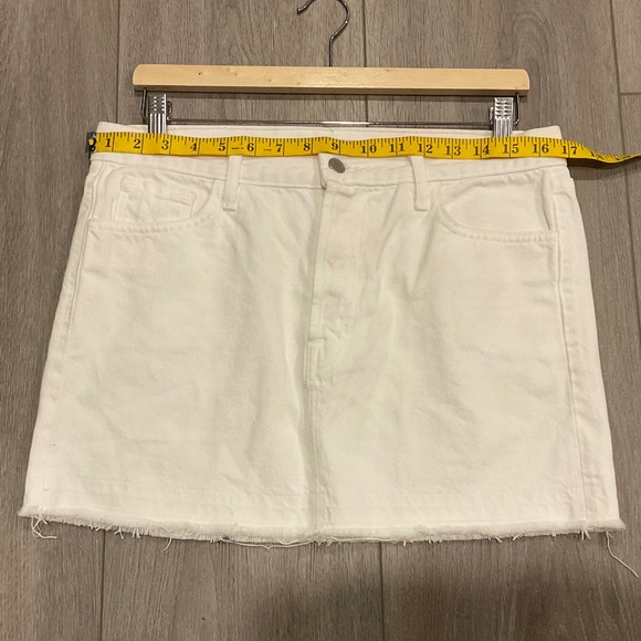 J BRAND Skirt Bonny Denim White Raw Hem Button Fly Waist 27 - Picture 3 of 9